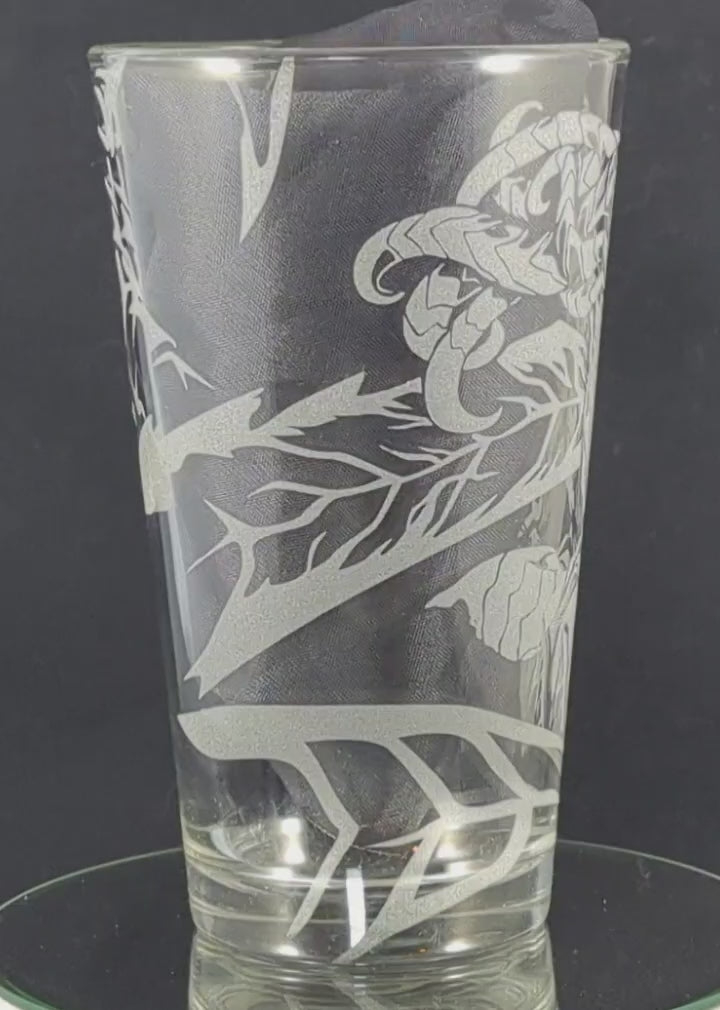 Voidbringer Illaoi League of Legends Laser Engraved Pint Glass